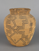 Apache%20artist%2C%20%3Cb%3E%3Ci%3E%20Olla%3C%2Fi%3E%3C%2Fb%3E%2C%20ca.%201920%2C%20willow%20and%20devil%27s%20claw%2C%20The%20Elizabeth%20Cole%20Butler%20Collection%2C%20no%20known%20copyright%20restrictions%2C%2091.95.59